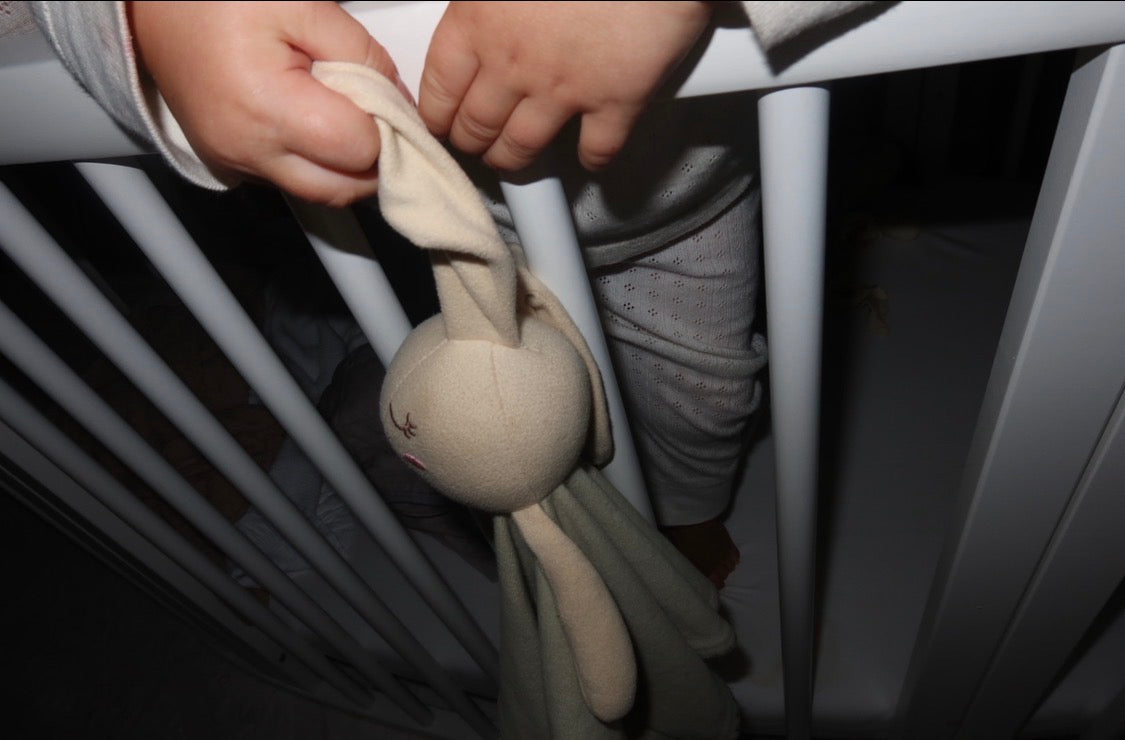 how to set up a safe cot